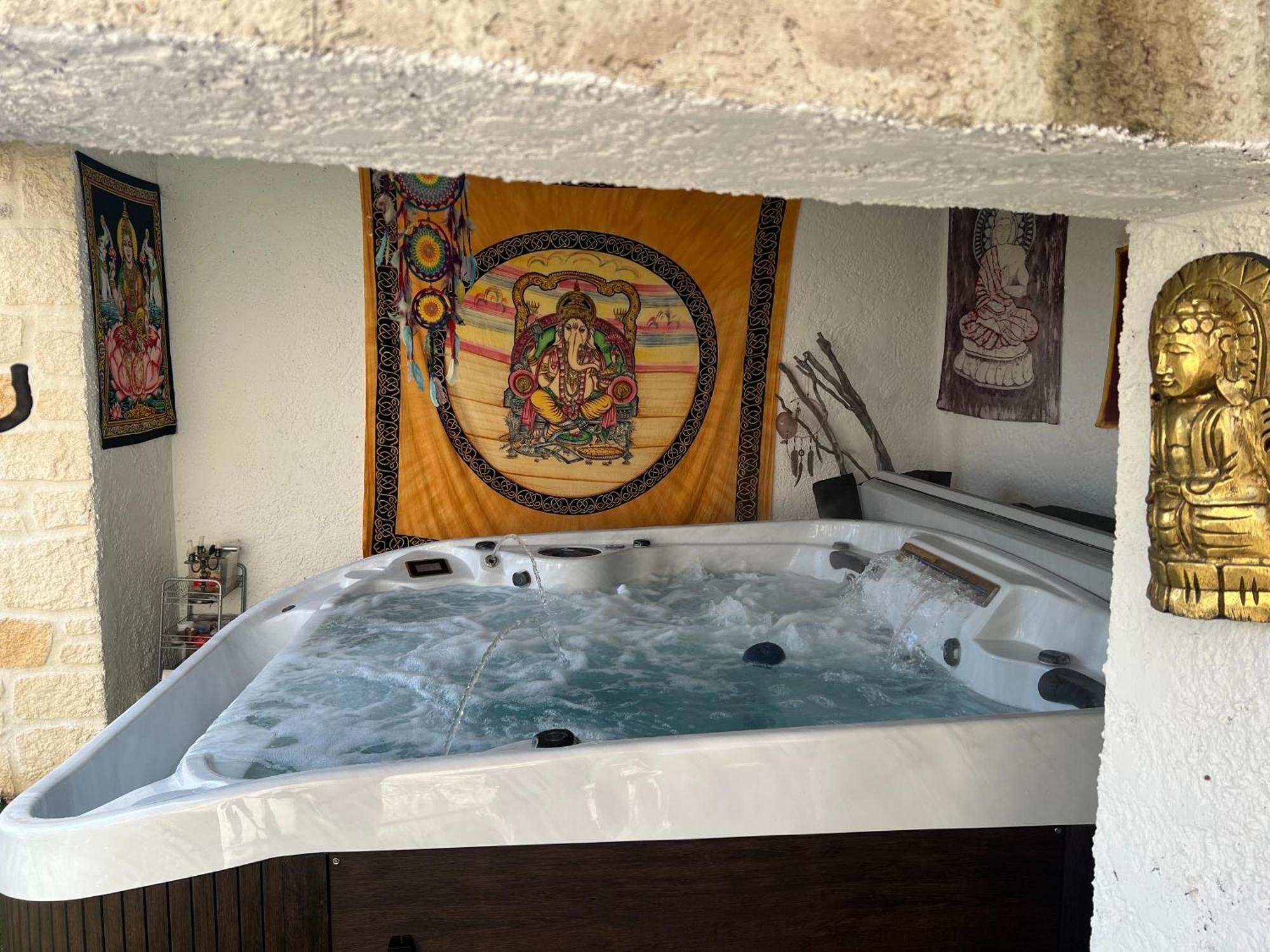 Bastide Du Bonheur Saint Donat Panzió Gréoux-les-Bains Kültér fotó